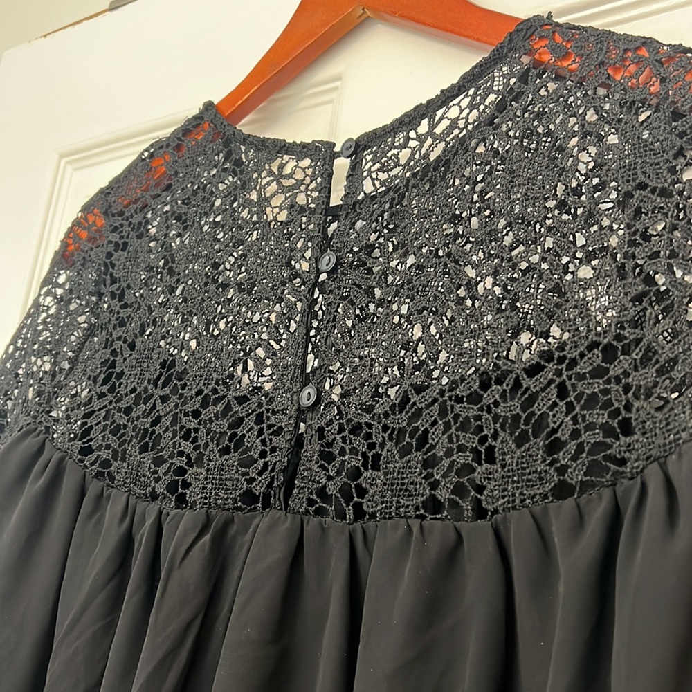 LA Hearts Black Crochet Lace Flowy Chiffon Top - Picture 8 of 11